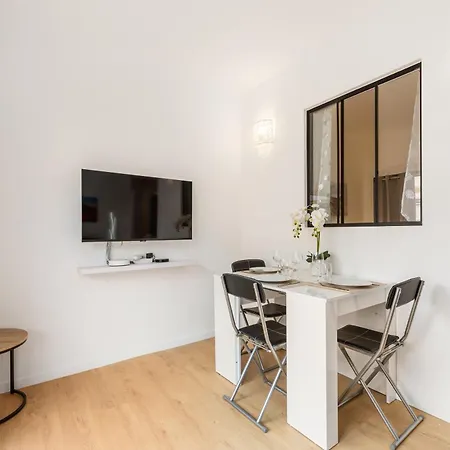 Castel - Agreable Deux Pieces - Centre 멍똥