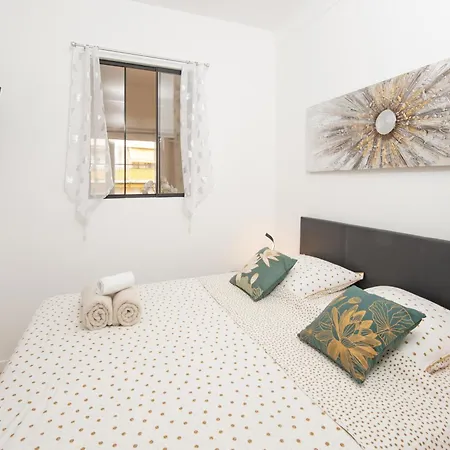 Castel - Agreable Deux Pieces - Centre Apartment