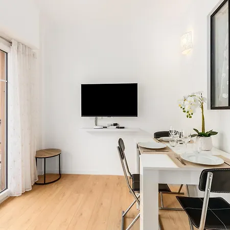 Castel - Agreable Deux Pieces - Centre Apartment