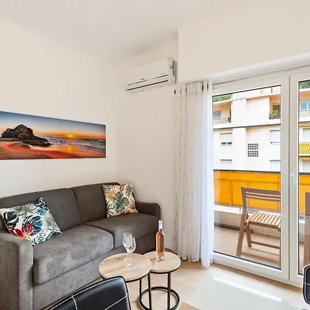 Castel - Agreable Deux Pieces - Centre 아파트 멍똥