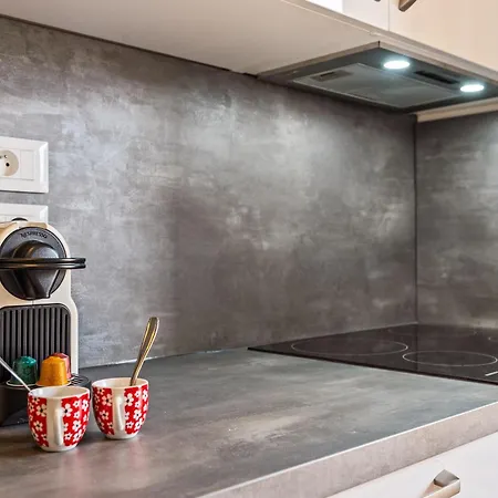 Castel - Agreable Deux Pieces - Centre Daire *