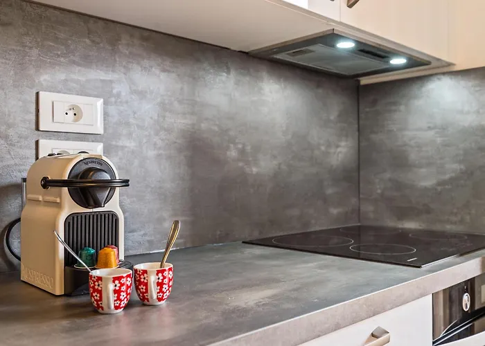 Castel - Agreable Deux Pieces - Centre Apartment *